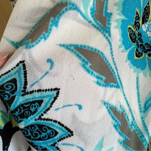 🔷I.E. PETITE: Women’s size PXL, multicolor floral v-neck 1/4 sleeve blouse🔷 - Picture 9 of 10